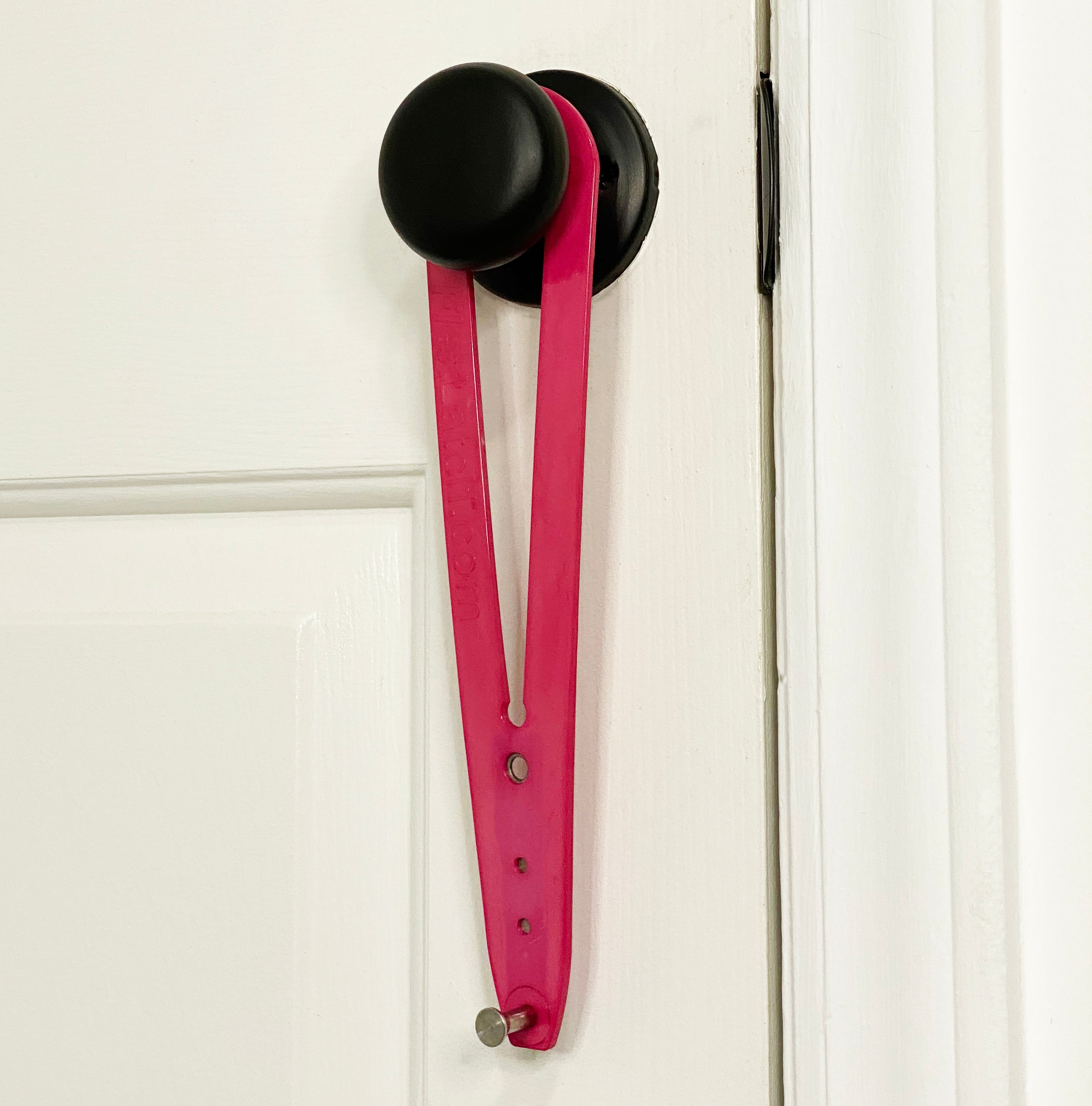 FlexiPaws™ Pet Door Holder