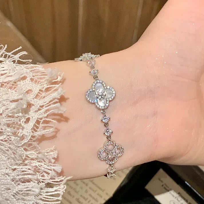 Sparkling Clover Beauty Bracelet